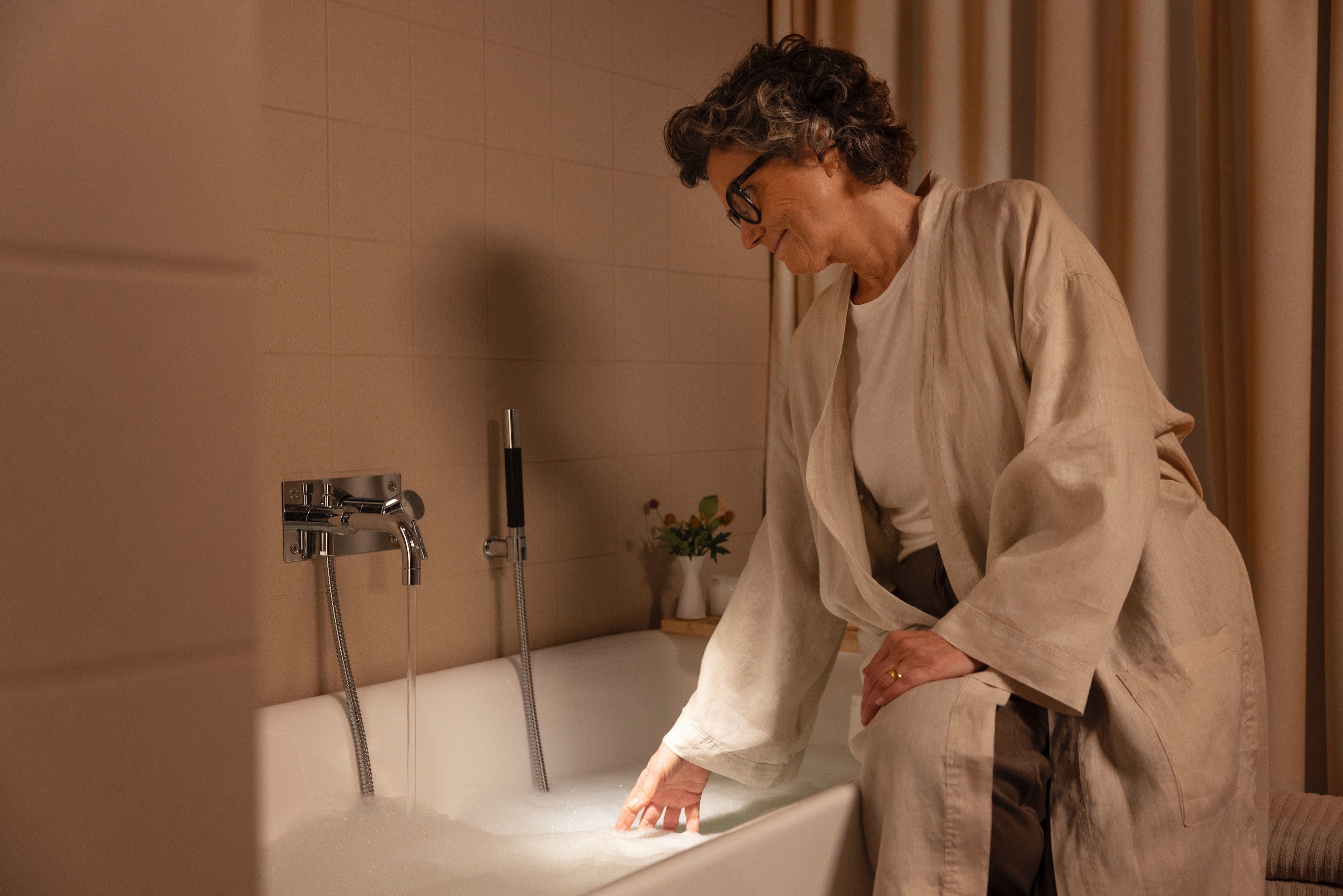 How long does a heat pump take to heat water?