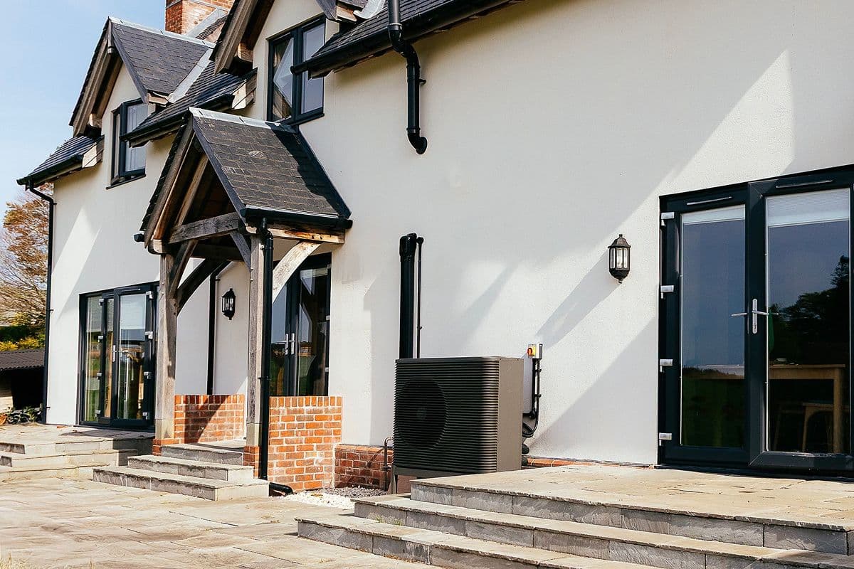 Pompe di calore per vecchi edifici e case esistenti